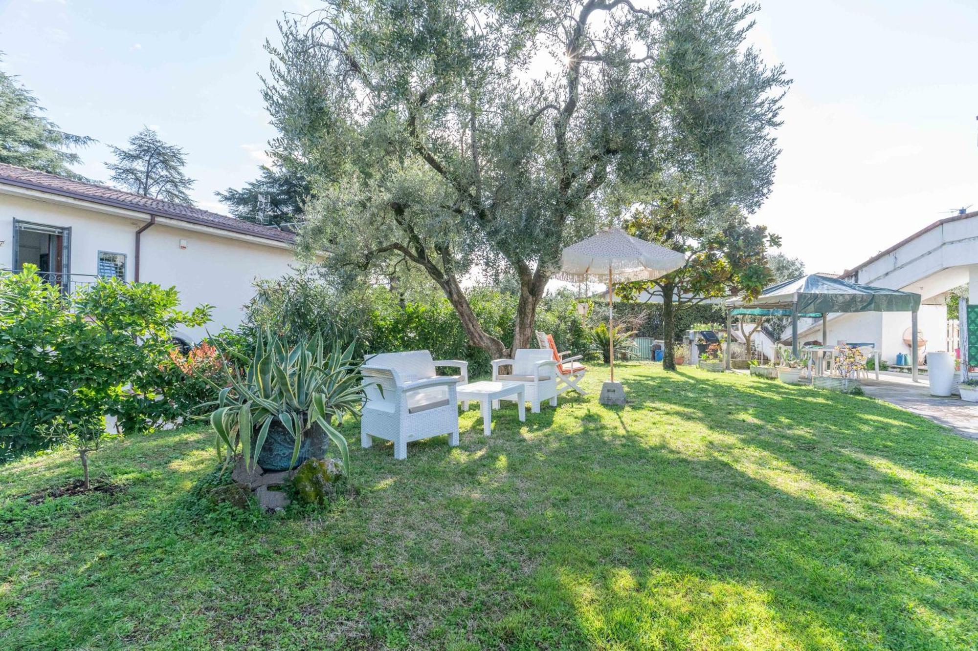 Ampia Dimora A Salo Con Parcheggio E Giardino Daire Dış mekan fotoğraf